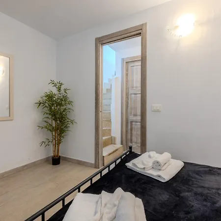 Sea View House 5 * 올비아